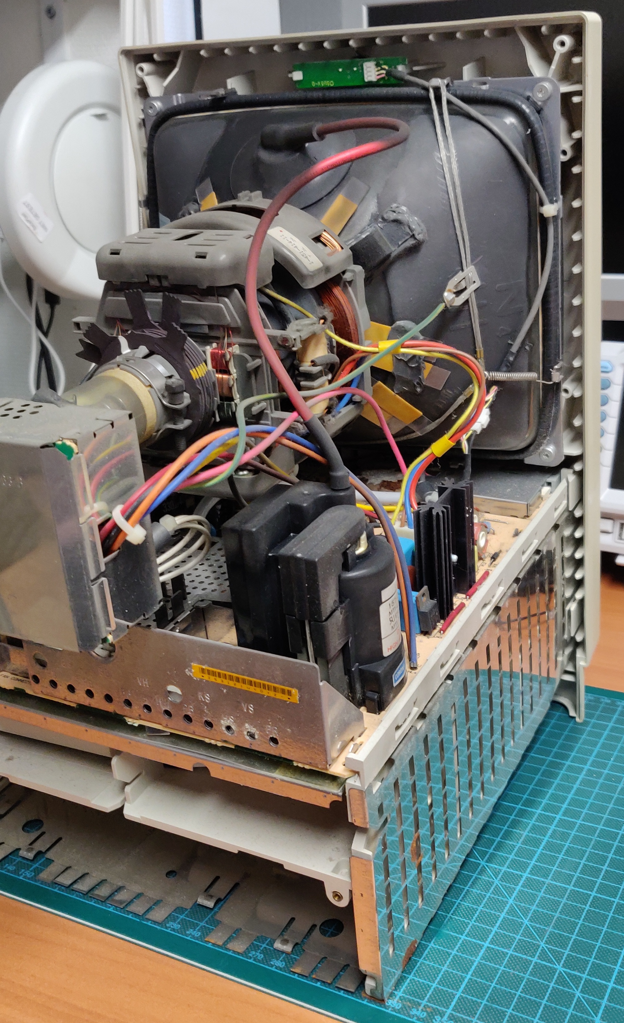 その他 Macintosh Color Classic (BlueSCSI / VGA) Making & Using BlueSCSI SD Card Adapters for Vintage Apple